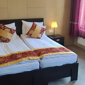 Отель Sun-house Pension&restaurant -parkingfree-, Прага